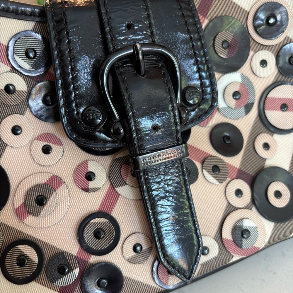 Burberry Black and White Shoulder Bag with Playful Pattern - Picture 2 of 4